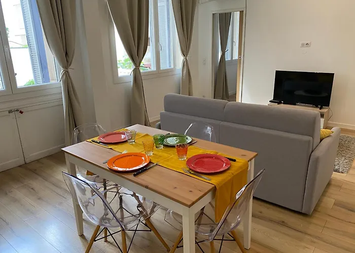 Restful Centre Apartment Antibes
